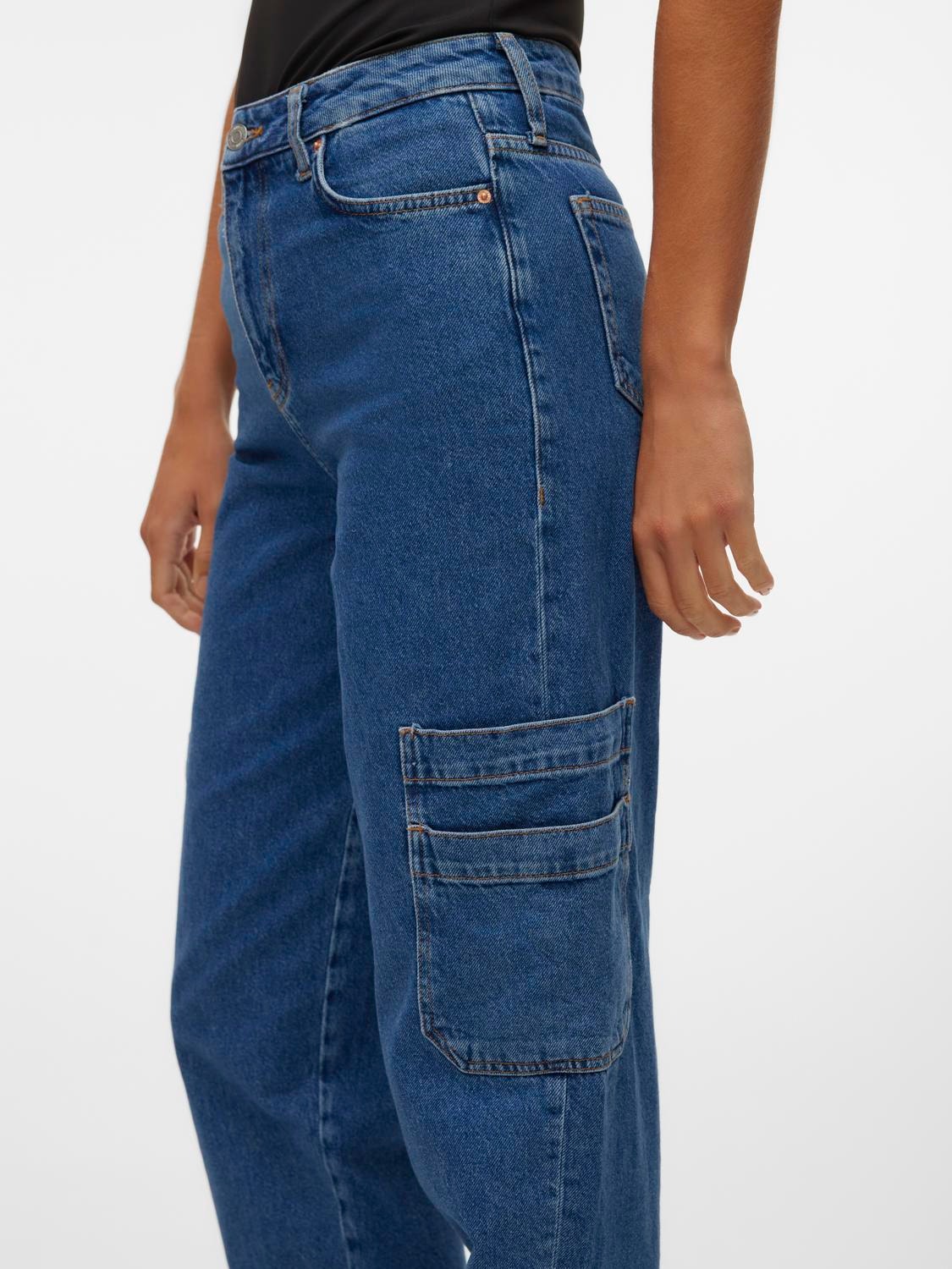 Vero Moda VMAVIVA Krój mom Jeans -Medium Blue Denim - 10305397