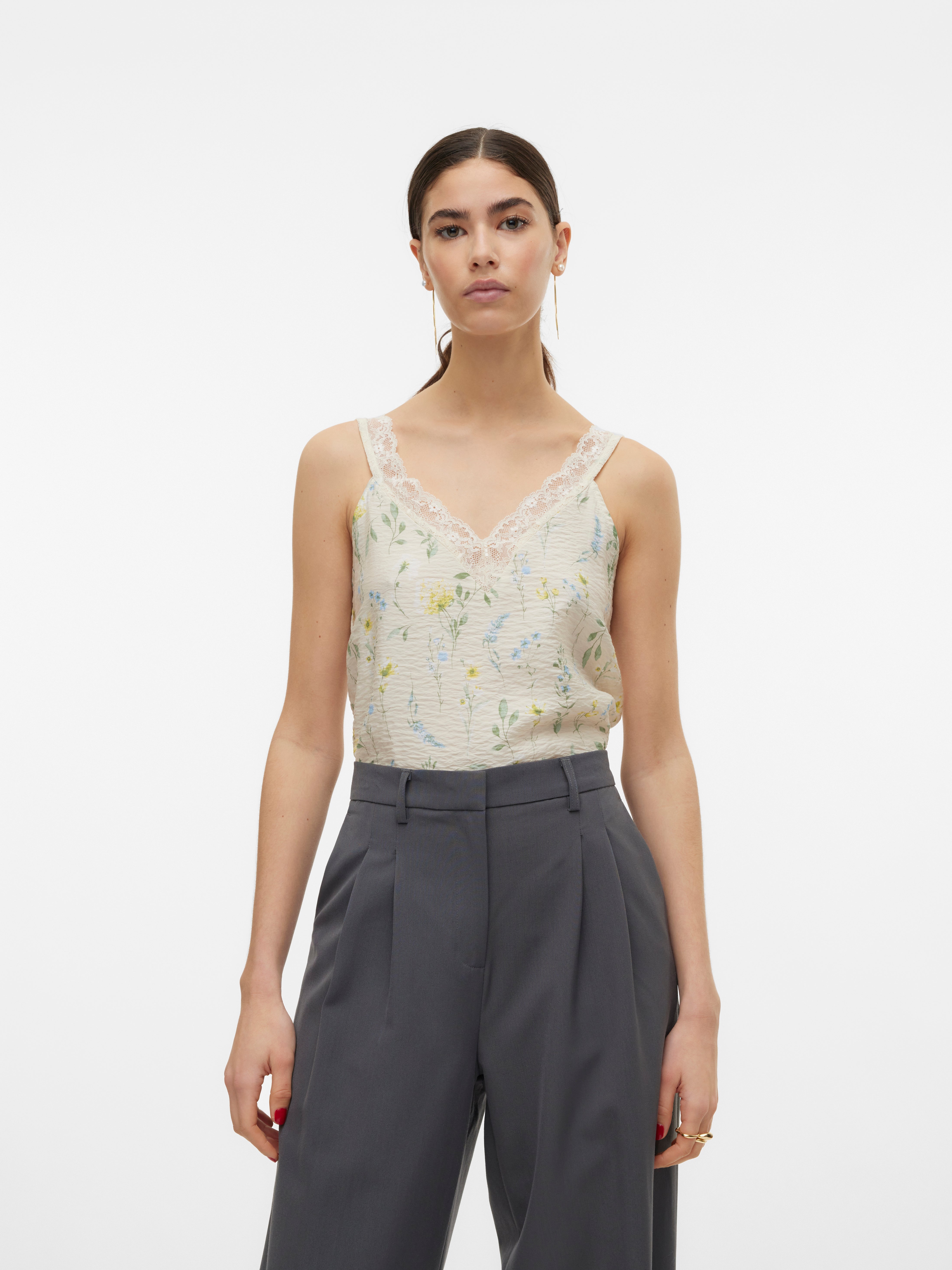 VMJOSIE Top with 20% discount! | Vero Moda®