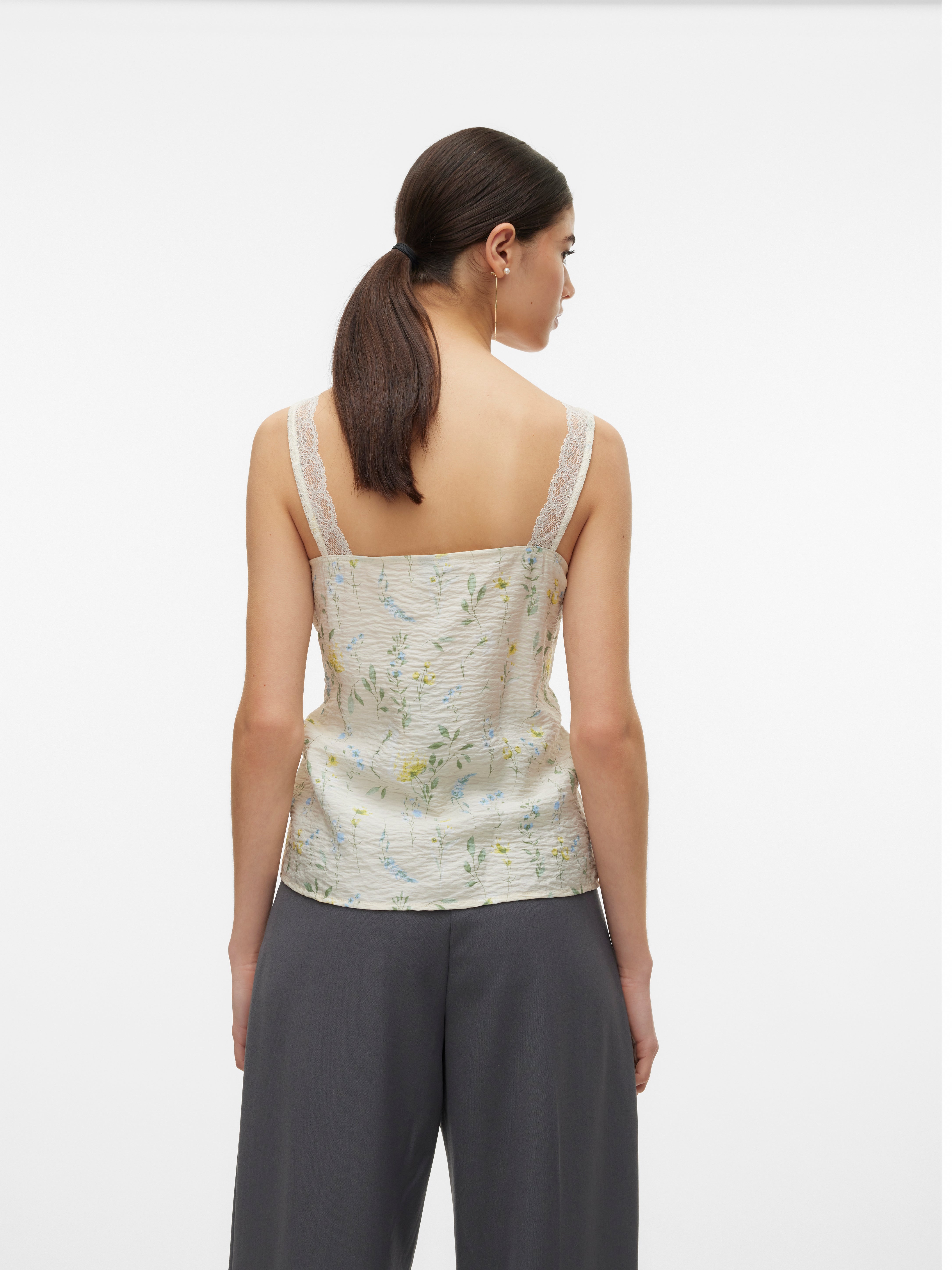 VMJOSIE Top with 20% discount! | Vero Moda®