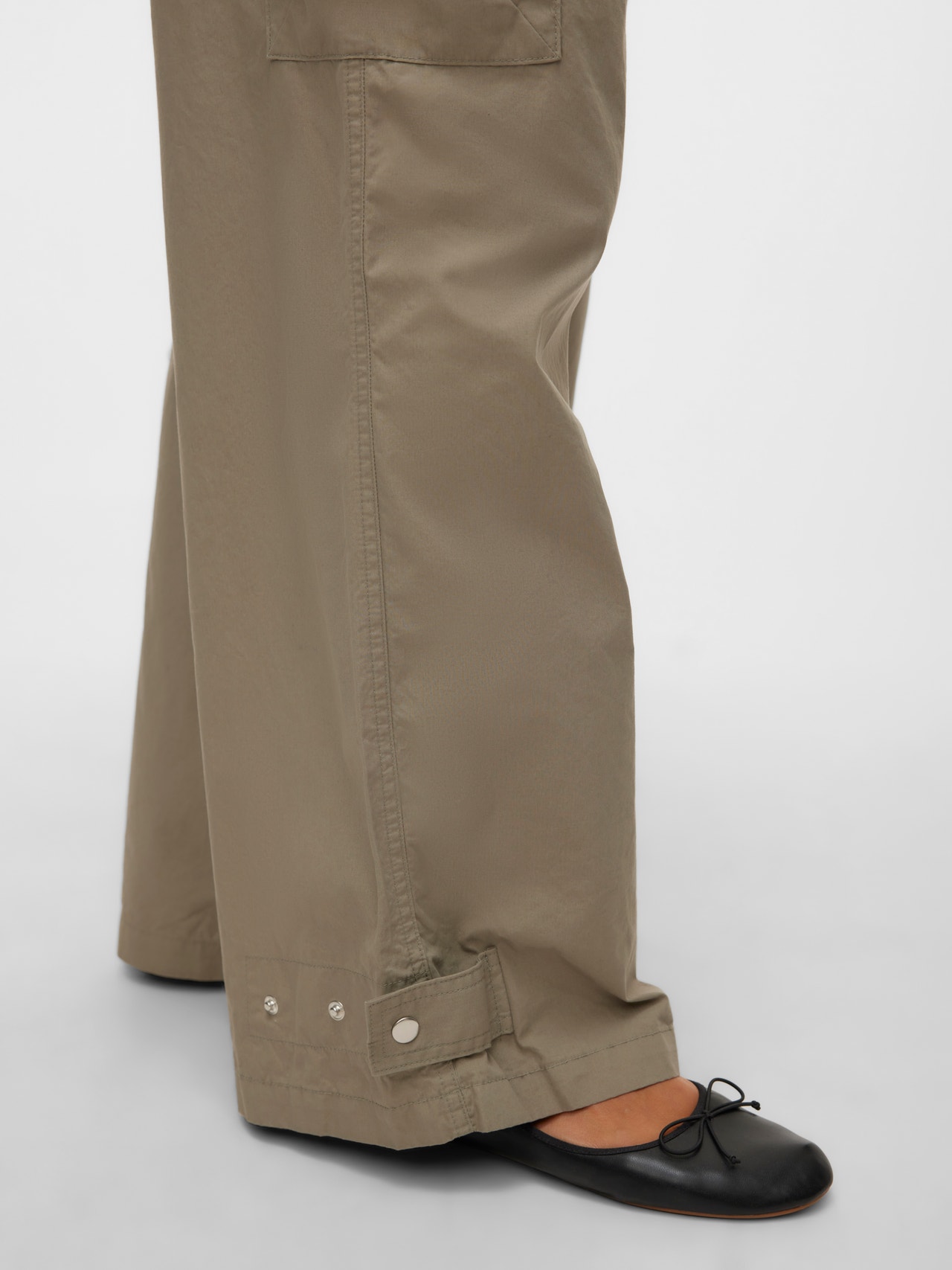 Vero Moda VMDILLON Cargo Trousers -Laurel Oak - 10307324