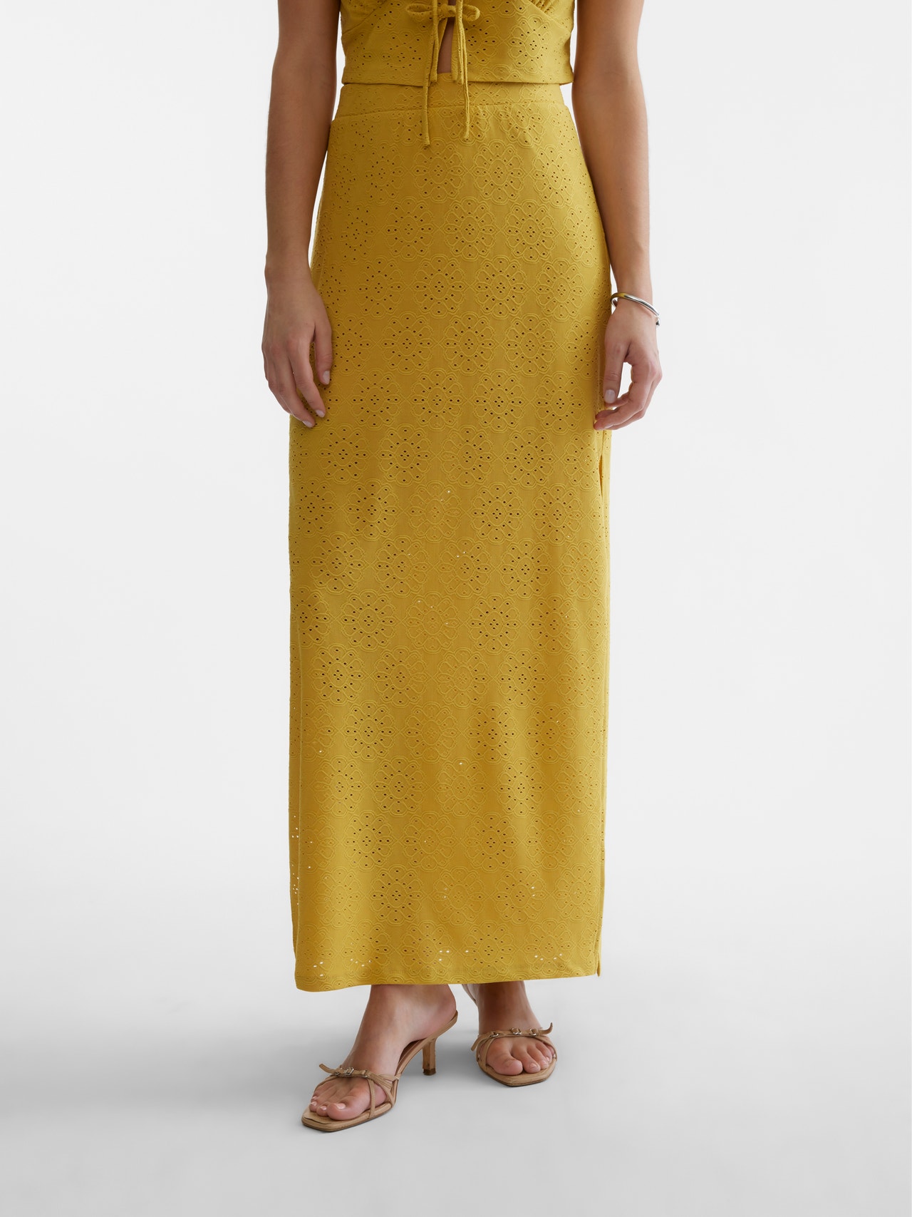 Vero Moda SOMETHINGNEW Styled by; Claudia Bhimra  Lång kjol -Spicy Mustard - 10307901