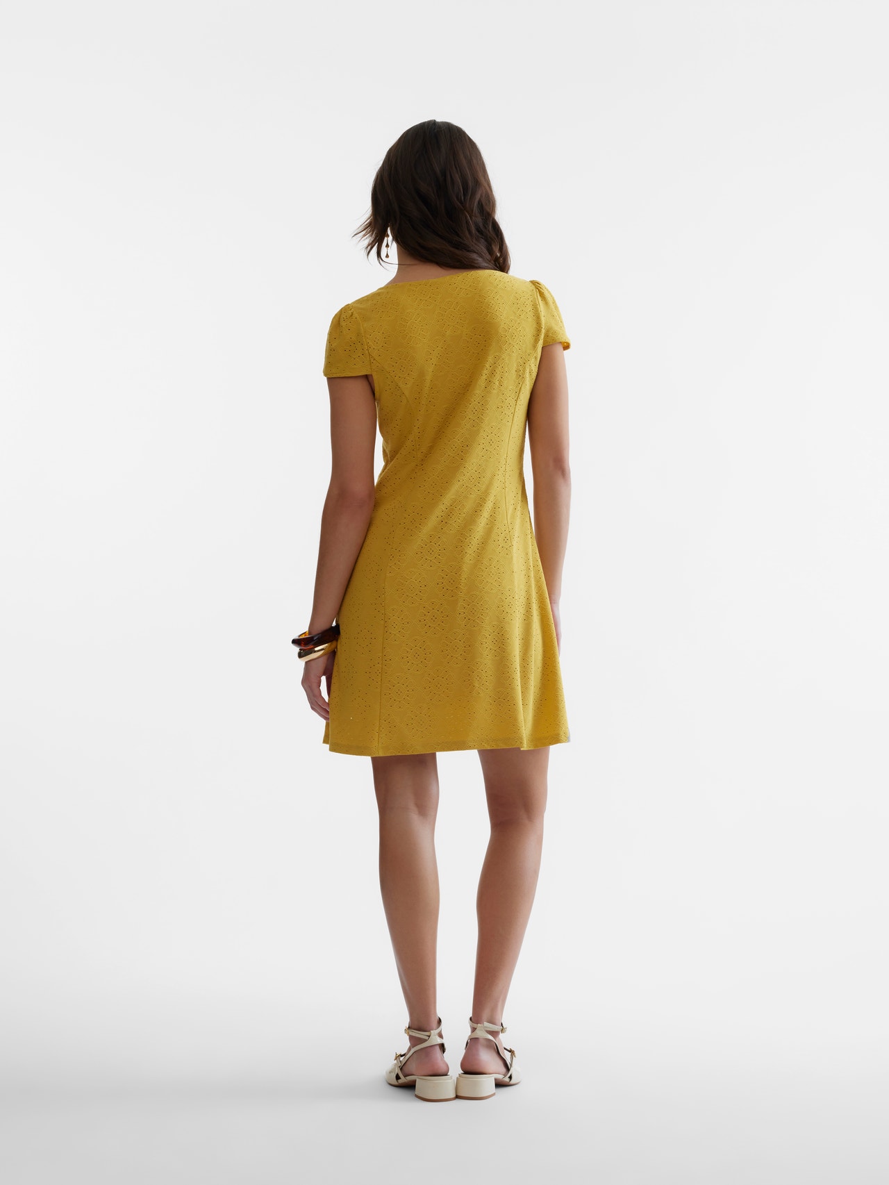 Vero Moda SOMETHINGNEW Styled by; Claudia Bhimra  Short dress -Spicy Mustard - 10307903