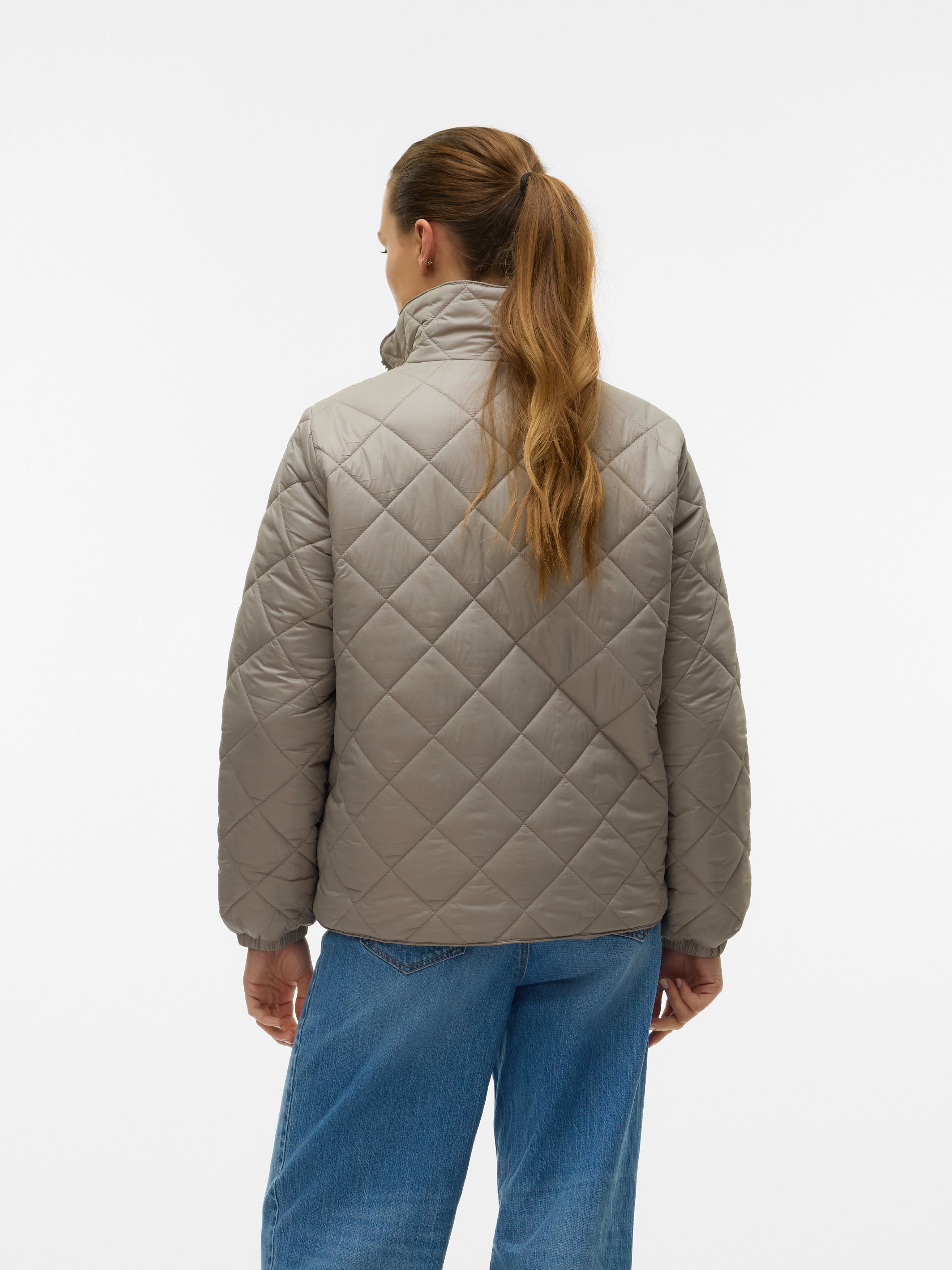 VMSKYLAR Quilted Jacket | Medium Grey | Vero Moda® VMSKYLAR Quilted Jacket | Medium Grey | Vero Moda®