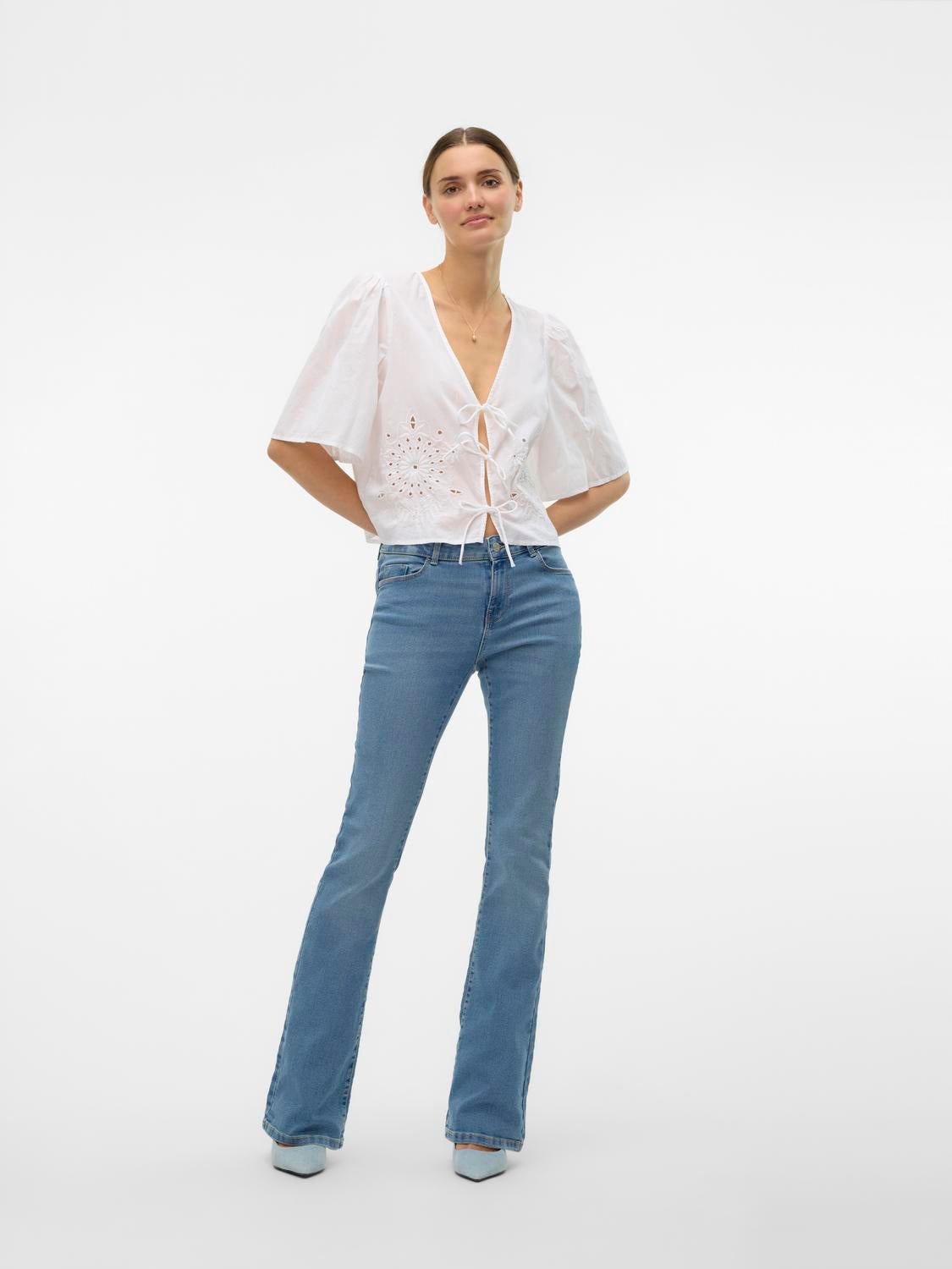 VMELLY Mid Rise Ausgestellt Jeans