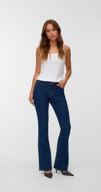 VMELLY Mid rise Flared Fit Jeans | Dark Blue | Vero Moda®