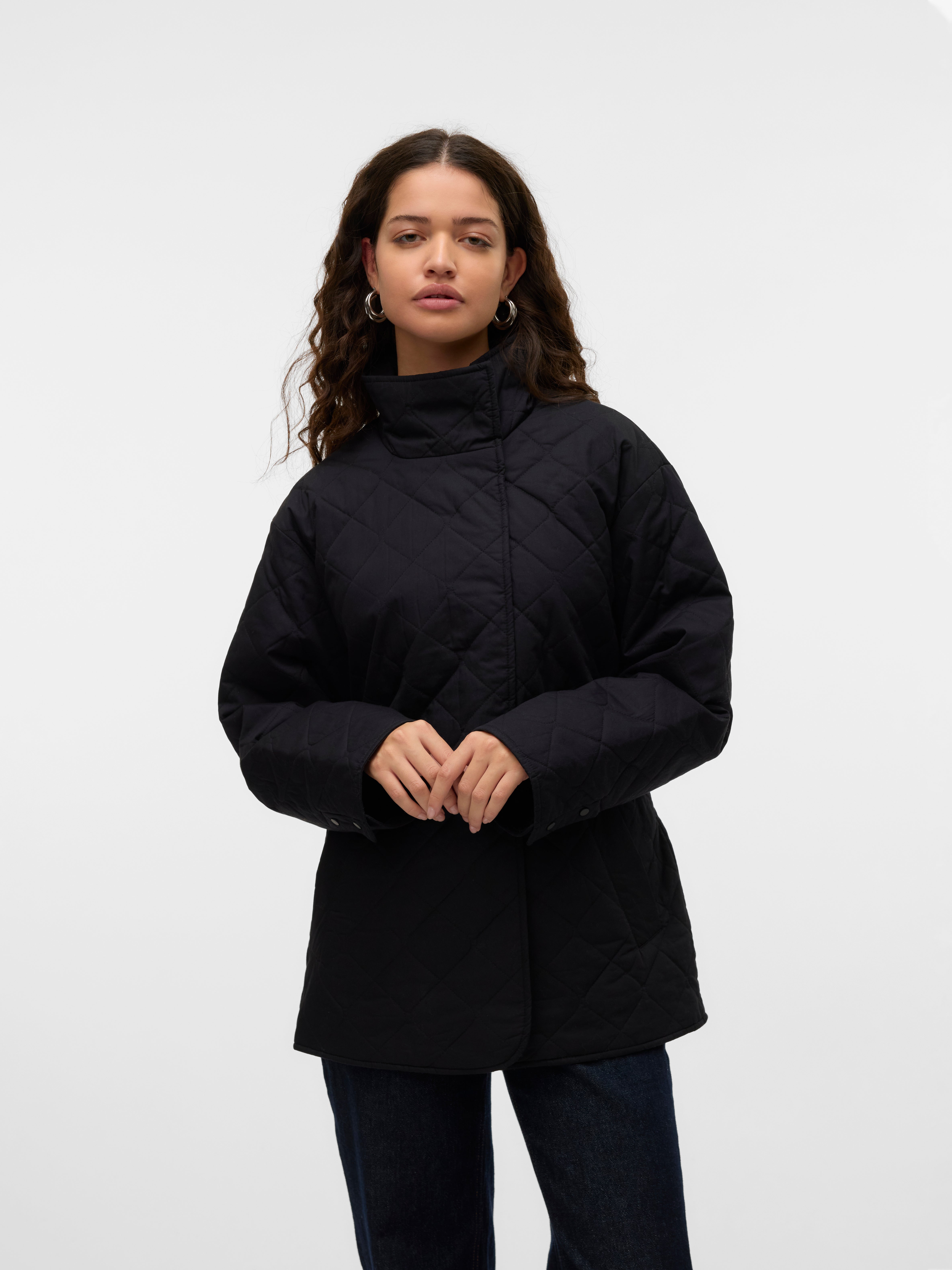 VMPETUNIA Quilted Jacket | Black | Vero Moda®