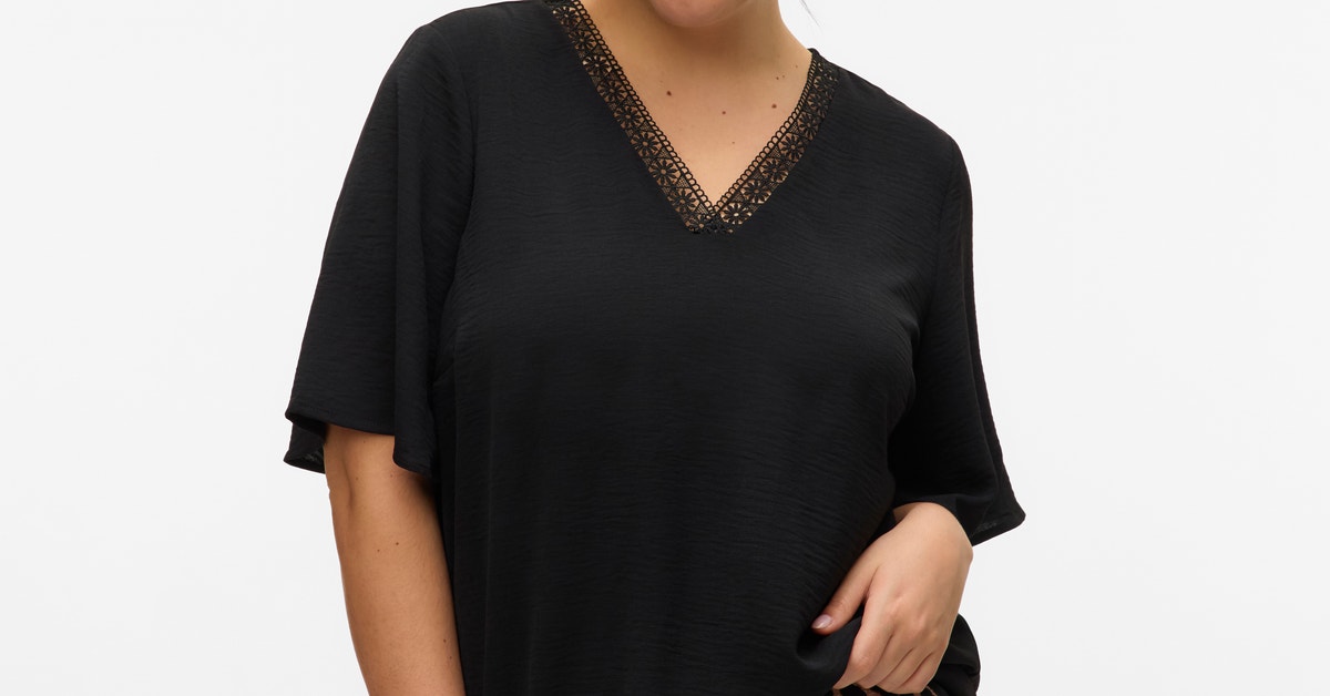 VMVIRA Top - Black