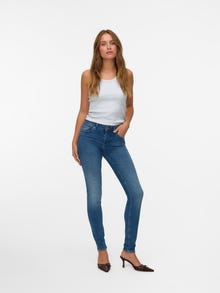 Vero Moda VMLUX Közepes derék Karcsúsított Farmer -Medium Blue Denim - 10333059