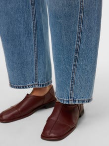 Vero Moda VMZELDA Tiro alto Corte de barril Vaqueros -Medium Blue Denim - 10334101