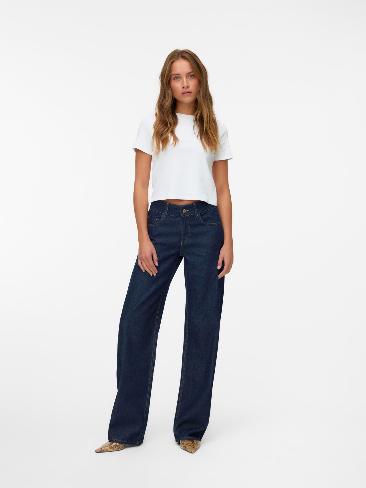 Vero Moda SNRANCY Stredné sedlo Široká nohavica štýl Džínsy -Dark Blue Denim - 10343086