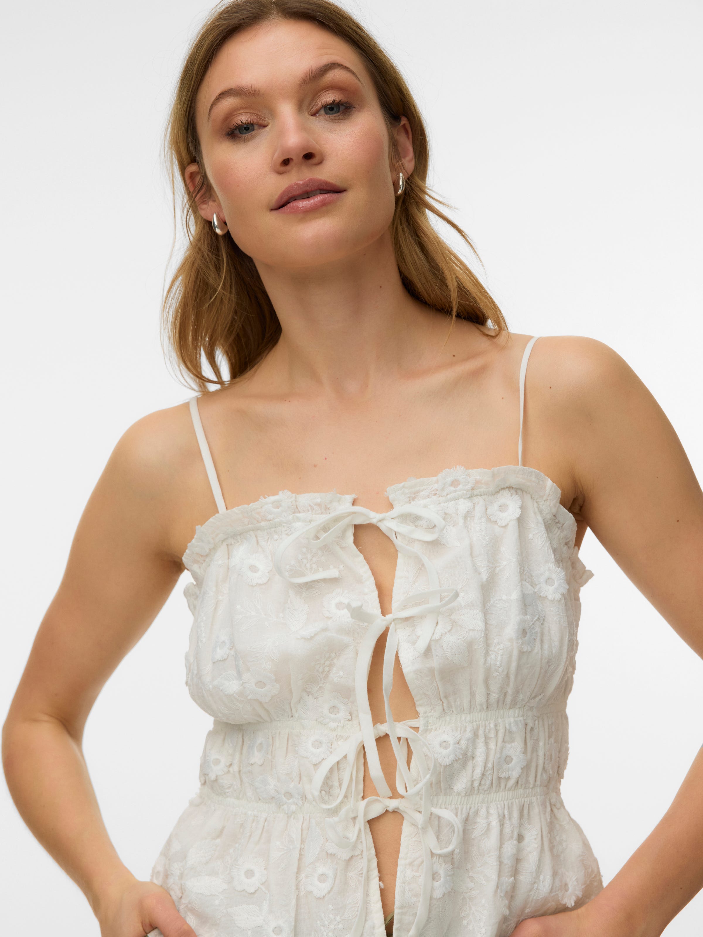 SALE: T-shirts, blouses & tops voor vrouwen | VERO MODA