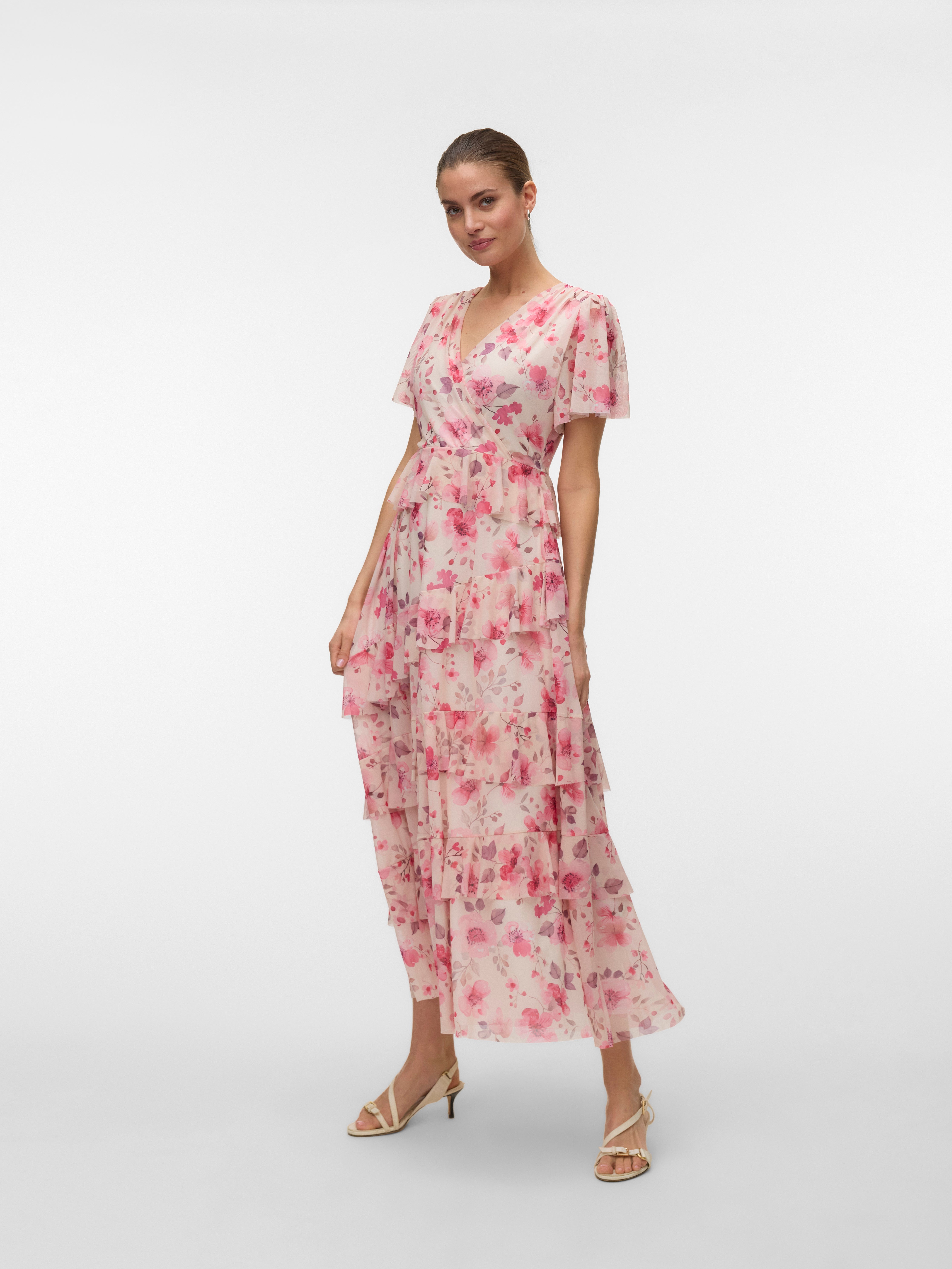 Evening dresses | Buy your ball gown or evening dress at VERO MODA Evening dresses | Buy your ball gown or evening dress at VERO MODA