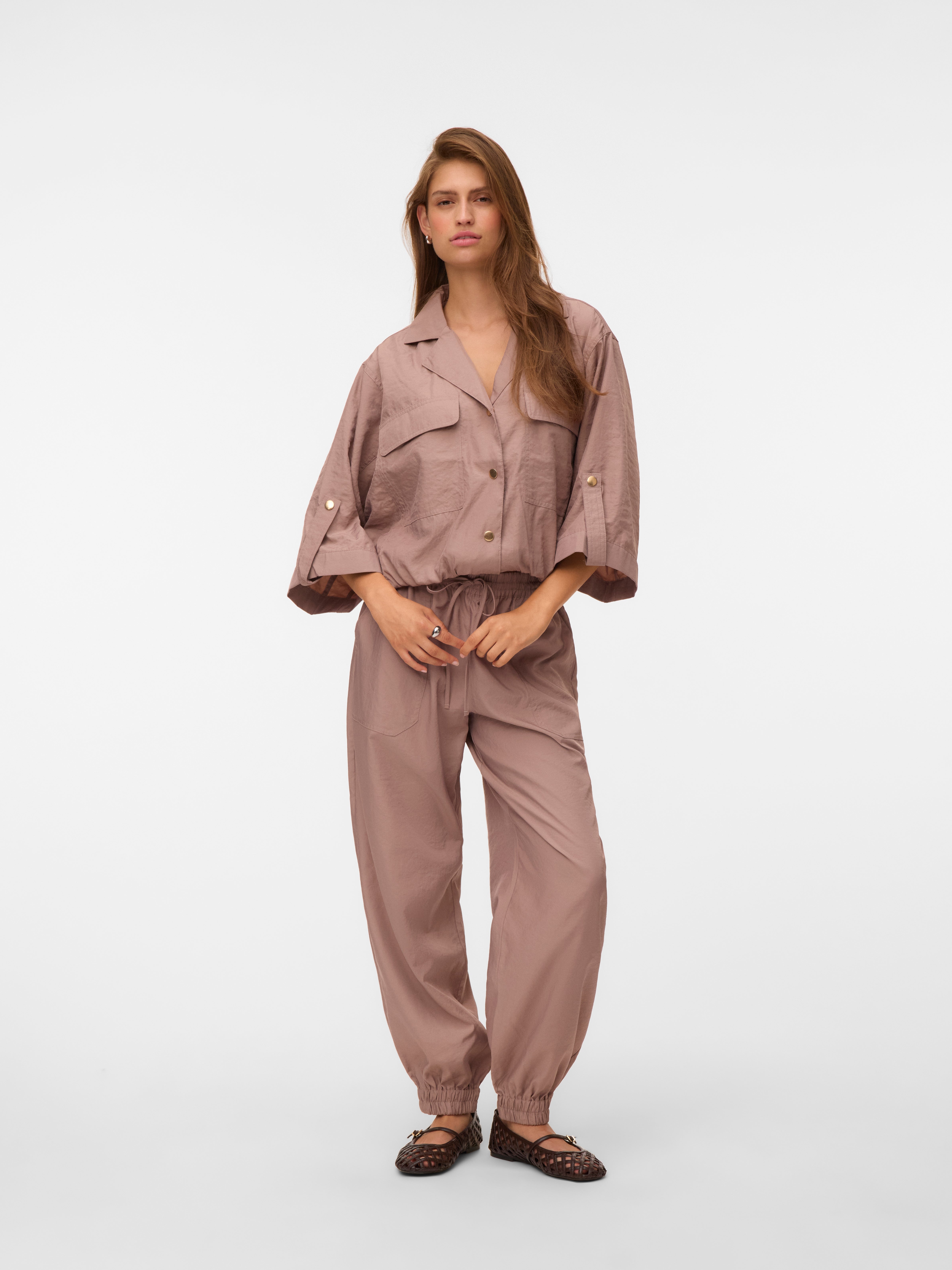 Balloon fit byxor — byxor med fickor från Vero Moda