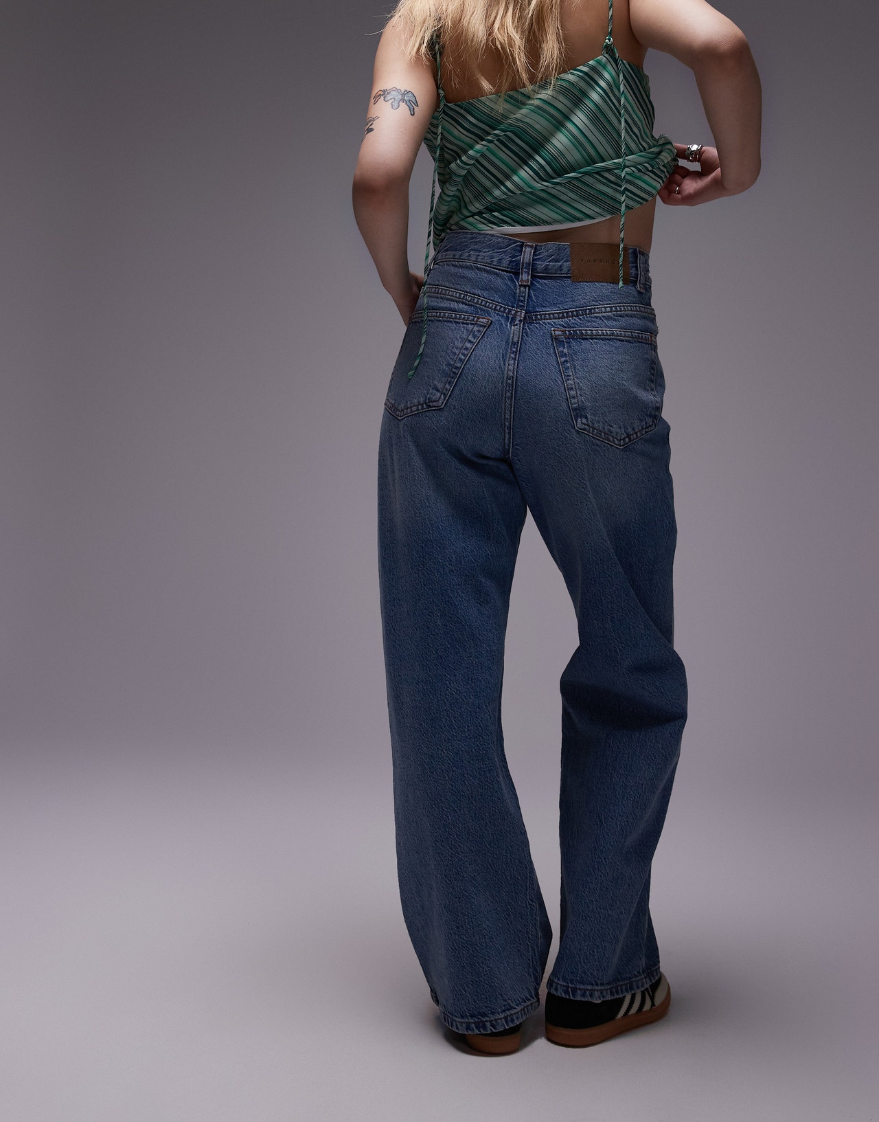 Topshop Petite mid rise loose fit straight jeans | | Topshop®