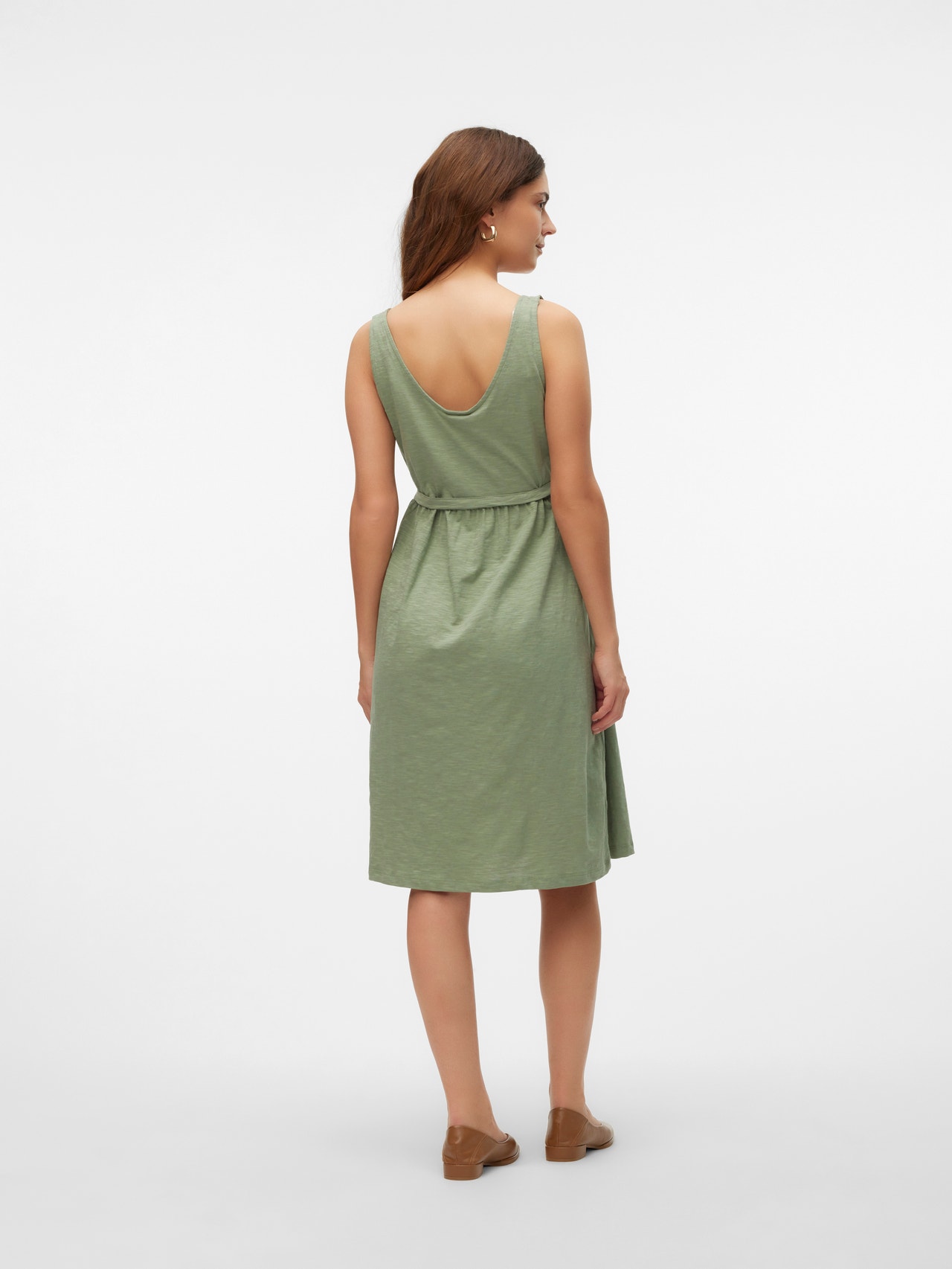 MAMA.LICIOUS Krój regularny Głęboki okrągły dekolt Krótka sukienka -Hedge Green - 20020355