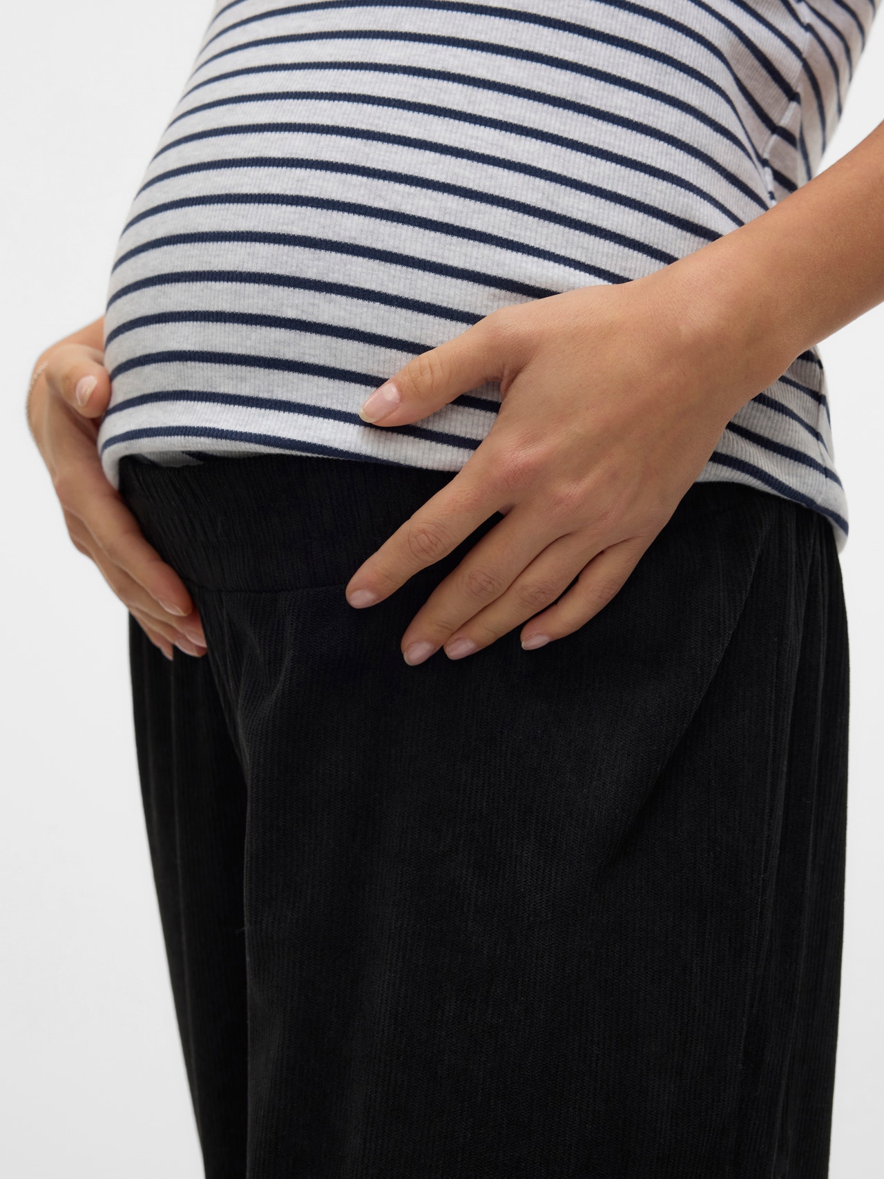 MAMA.LICIOUS Krój regularny Spodnie -Black - 20021389