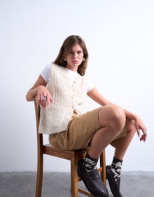 TOPSHOP Regular Fit V-Neck Knit Waistcoat -Beige - 31000008