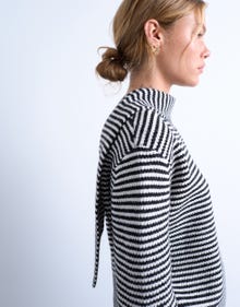 TOPSHOP Regular fit Crewneck Strikket cardigan -Black - 31000196